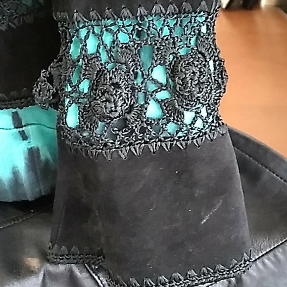 Mertillo Jacket/Top - Picture 3 of 8